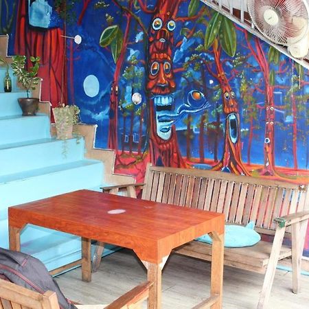 The Twins Hostel Bangkok Exterior photo